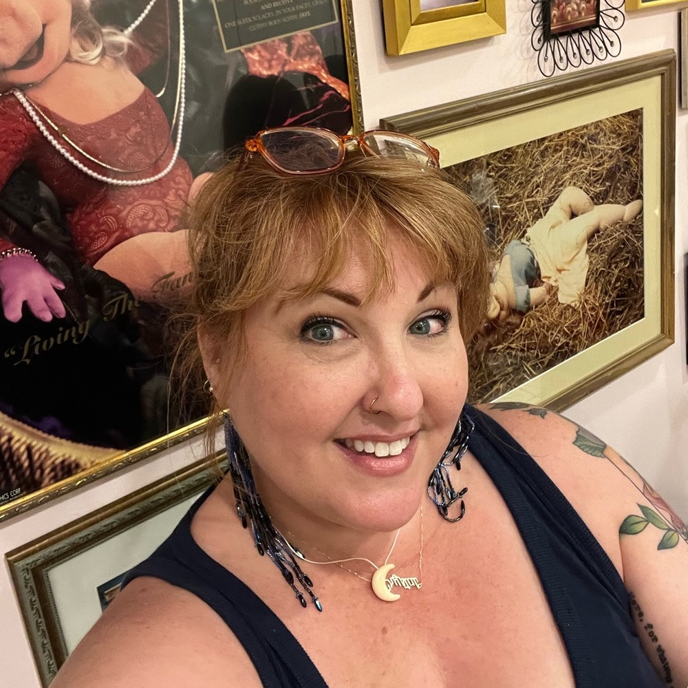 Meet your Posher, Crystal